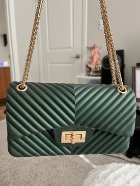 Elegant Forest Green Quilted Chain Shoulder Bag